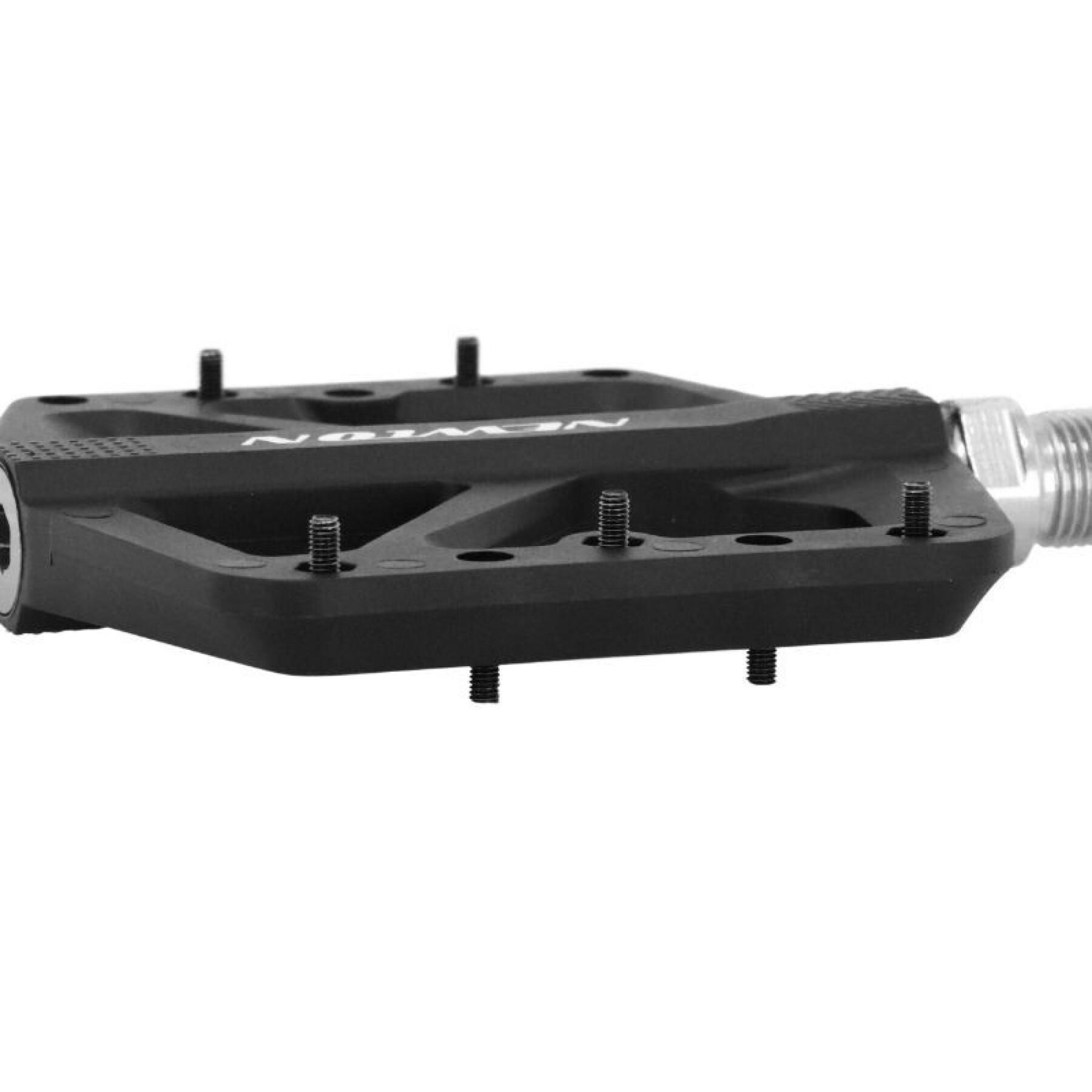Pédales VTT descente - BMX filetage 9-16 avec picots interchargeables fibre axe alu Newton